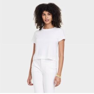 Universal Thread NWT White T-Shirt